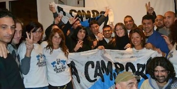 Bonavena (con buzo azul) en