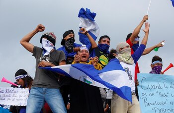 Los manifestantes piden la democratización