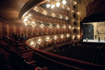 Otra vista del Colón durante