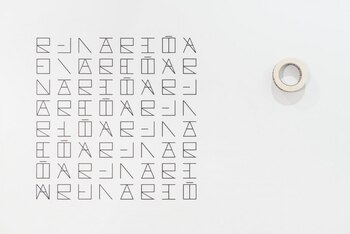 “Relación concreta (tipografía interna –