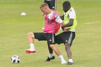 Joshua Kimmich y Antonio Rüdiger,
