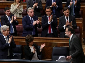 Rajoy, aplaudido por los miembros