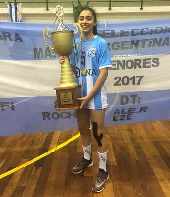 Chiara Singarella, con el trofeo
