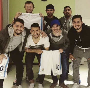 El “Kun” y la “banda”,