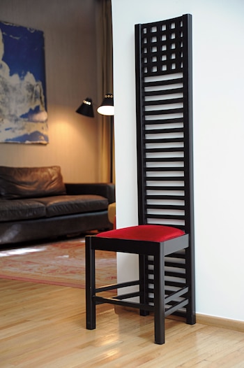 La escultórica silla Mackintosh(Manifesto) se