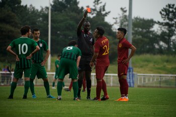 El árbitro expulsó a un