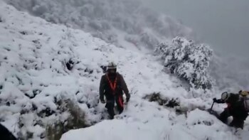 El primer grupo de rescatistas