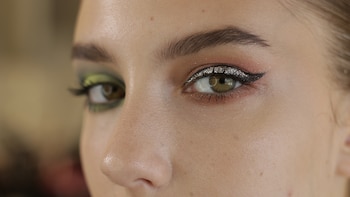 Cat eye con delineado negro