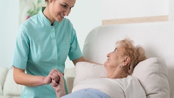 Los cuidadores de enfermos también