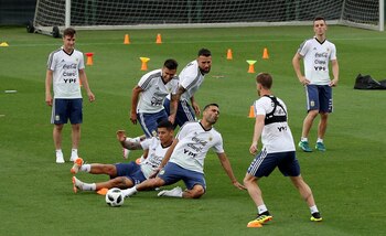 Marcos Rojo se perfila para