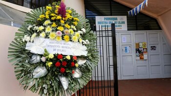 Martiniano Molina envió corona (Nicolás Aboaf)