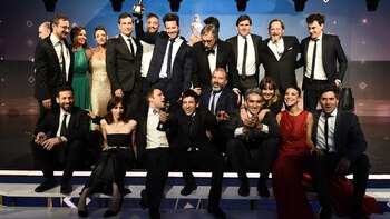 Parte del elenco y el