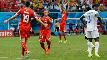 Xherdan Shaqiri mide 1,65 metros