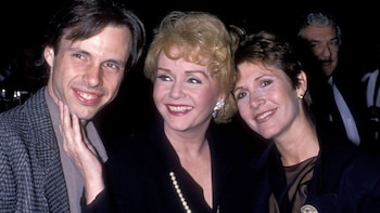Todd Fisher, Debbie Reynolds y Carrie Fisher