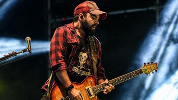 Juan Gigena Ábalos es guitarrista