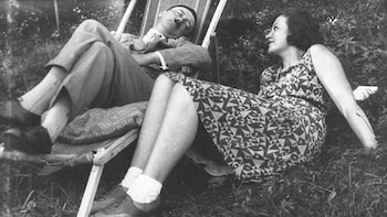 Hitler junto a Geli, con quien se dice que tuvo una relación romántica muy intensa