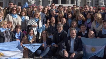 El ministro de Finanzas, Luis Caputo, fue una de las grandes personalidades del PRO presentes en la foto