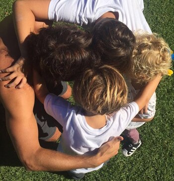 El actor chileno junto a