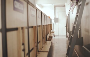 En este corredor hay gabinetes