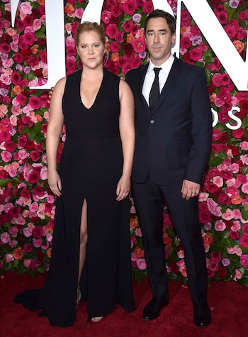 Amy Schumer y Chris Fischer (Evan Agostini/Invision/AP)
