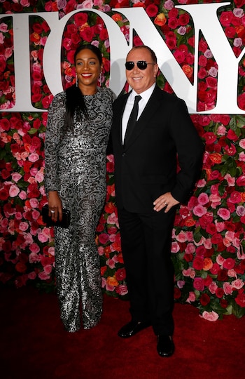 Tiffany Haddish y Michael Kors (REUTERS/Brendan McDermid)