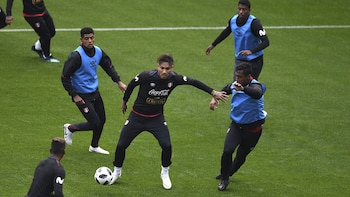 Paolo Guerrero sería suplente de