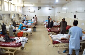 Algunos de los heridos reciben