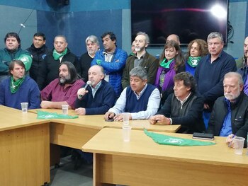 Camioneros ratificó el paro y