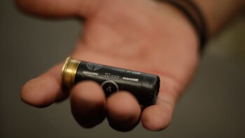 Denuncian que la policía entró