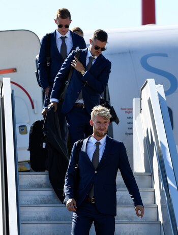 Como la delegación arribó poco