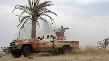 Un miliciano leal al gobierno