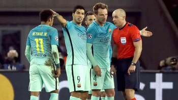 El árbitro polaco dirigió dos