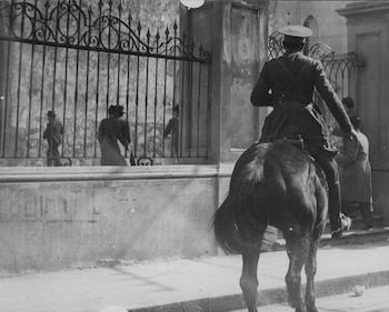 Un efectivo montado de la