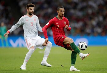 Cristiano es marcado de cerca