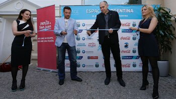Arkady Petrov y Jorge Kibudi, los encargados de materializar la inauguración de Espacio Argentina, el bar de la Selección en Rusia