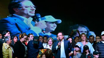 Petro perdió por casi 12