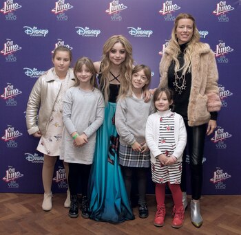 Karol Sevilla junto a Nicole