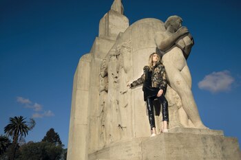 Campera de plumas con capucha