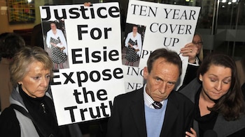 Familiares de las víctimas de