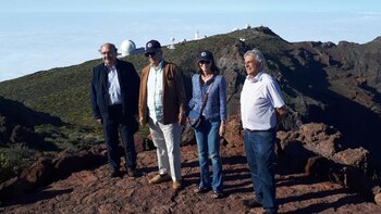 Una de las últimas imágenes que se tienen de Vargas Llosa y su, pareja Isabel Preysler, durante un viaje a Mallorca