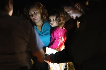 Sandra Sánchez junto con su