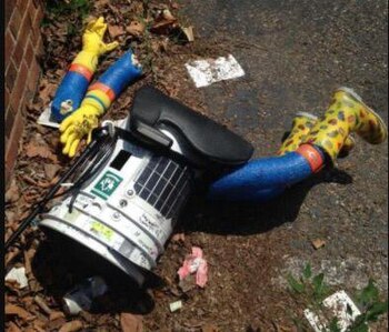 Hitchbot fue destrozado en Filadelfia.
