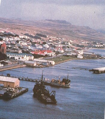 El Yehuín, y mas atrás