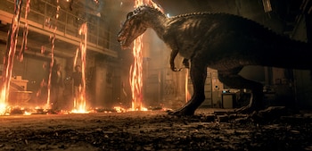 Bryce Dallas Howard y Justice Smith enfrentan