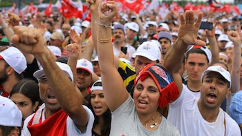 Miles de personas salieron a