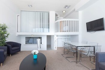 Los cuartos están equipados de