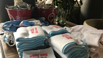 El merchandising de San Juan, presente en el bar argentino en Rusia