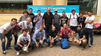 Un grupo de periodistas y corresponsales argentinos en Espacio Argentina, el bar de la Selección Argentina en Moscú