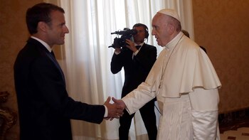 Emmanuel Macron visitó al papa