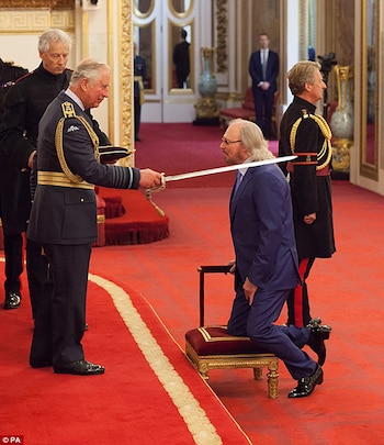 Barry Gibb recibió el título